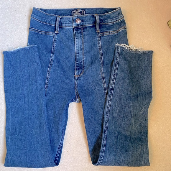 Abercrombie & Fitch Denim - 🎉HP🎉Abercrombie & Fitch high waisted jeans